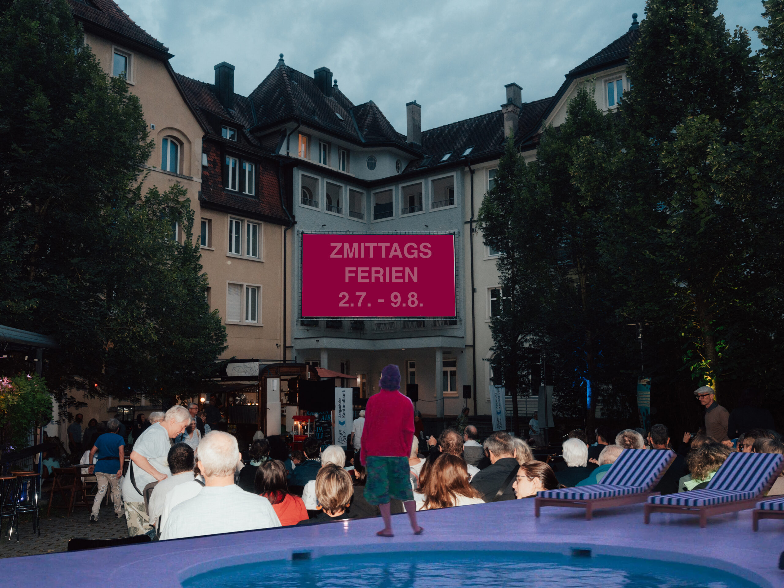 ZMITTAGSFERIEN